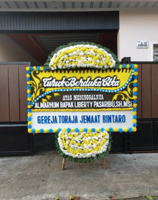 Papan Bunga Duka di Pracimantoro