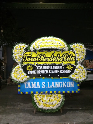 Papan Bunga Duka di Pracimantoro